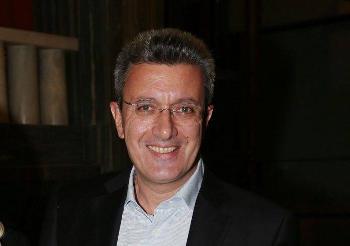 Nikos-Xatzinikolaou.jpg