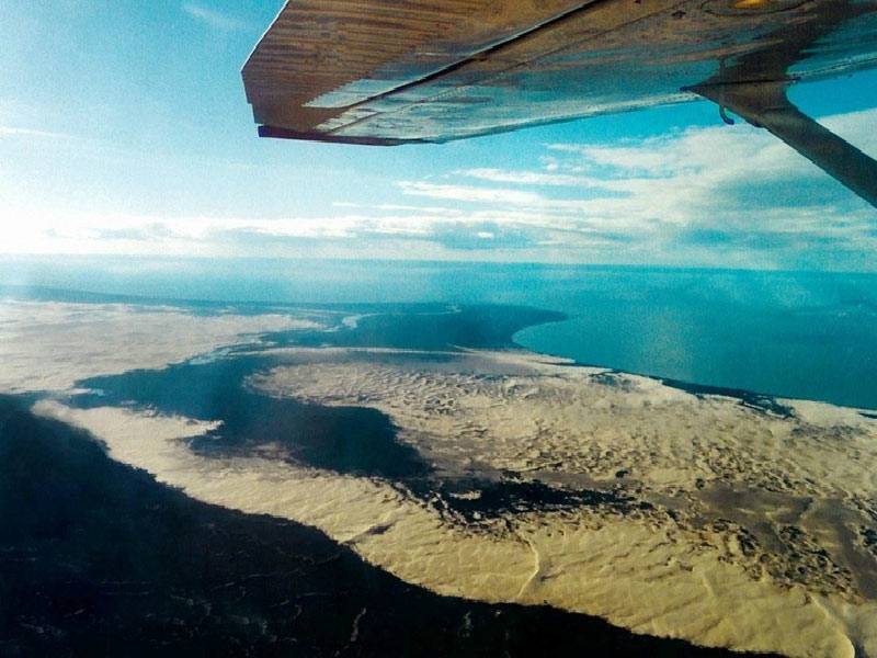 Perierga.gr - Μοναδικοί αμμόλοφοι που βρίσκονται σε λίμνη