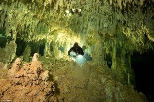 Perierga.gr - ÎνακαλÏÏθηκε Ïο μεγαλÏÏεÏο Ï
ÏοθαλάÏÏιο ÏÏήλαιο ÏοÏ
κÏÏμοÏ