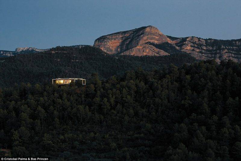 Perierga.gr - Αρχιτεκτονικά αριστουργήματα μακριά απ΄ όλους και όλα!