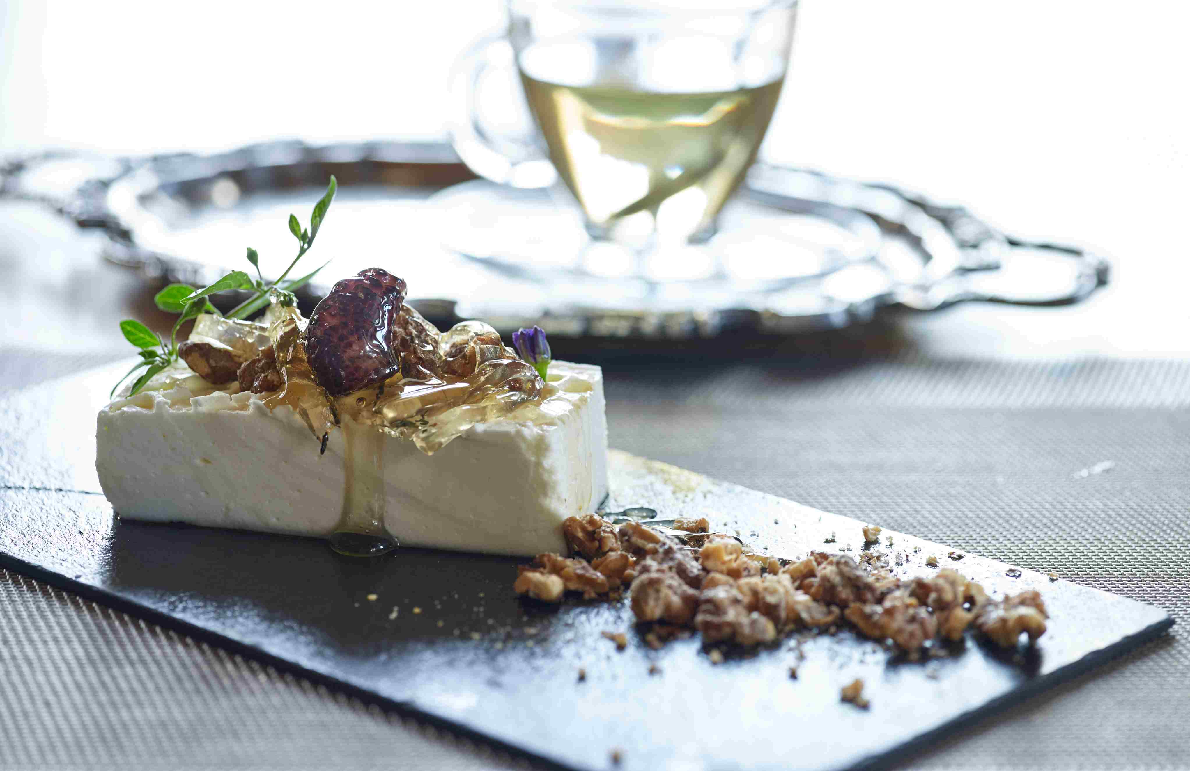 Fine Dining στο εστιατόριο Sterna, με πρώτες ύλες της περιοχής και σύγχρονες τεχνικές. 