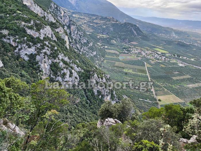 επιχείρηση απεγκλωβισμού κυνηγόσκυλου από γκρεμό 50 μέτρων Φθιώτιδα