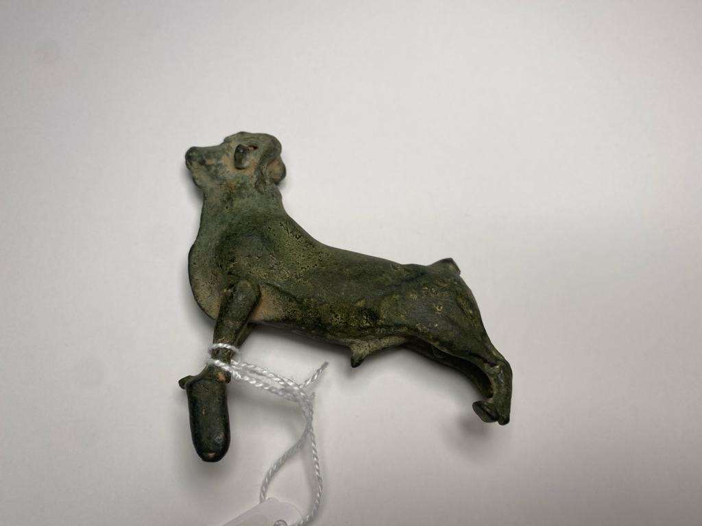 αρχαιότητες χαλκινο είδωλο ταύρου