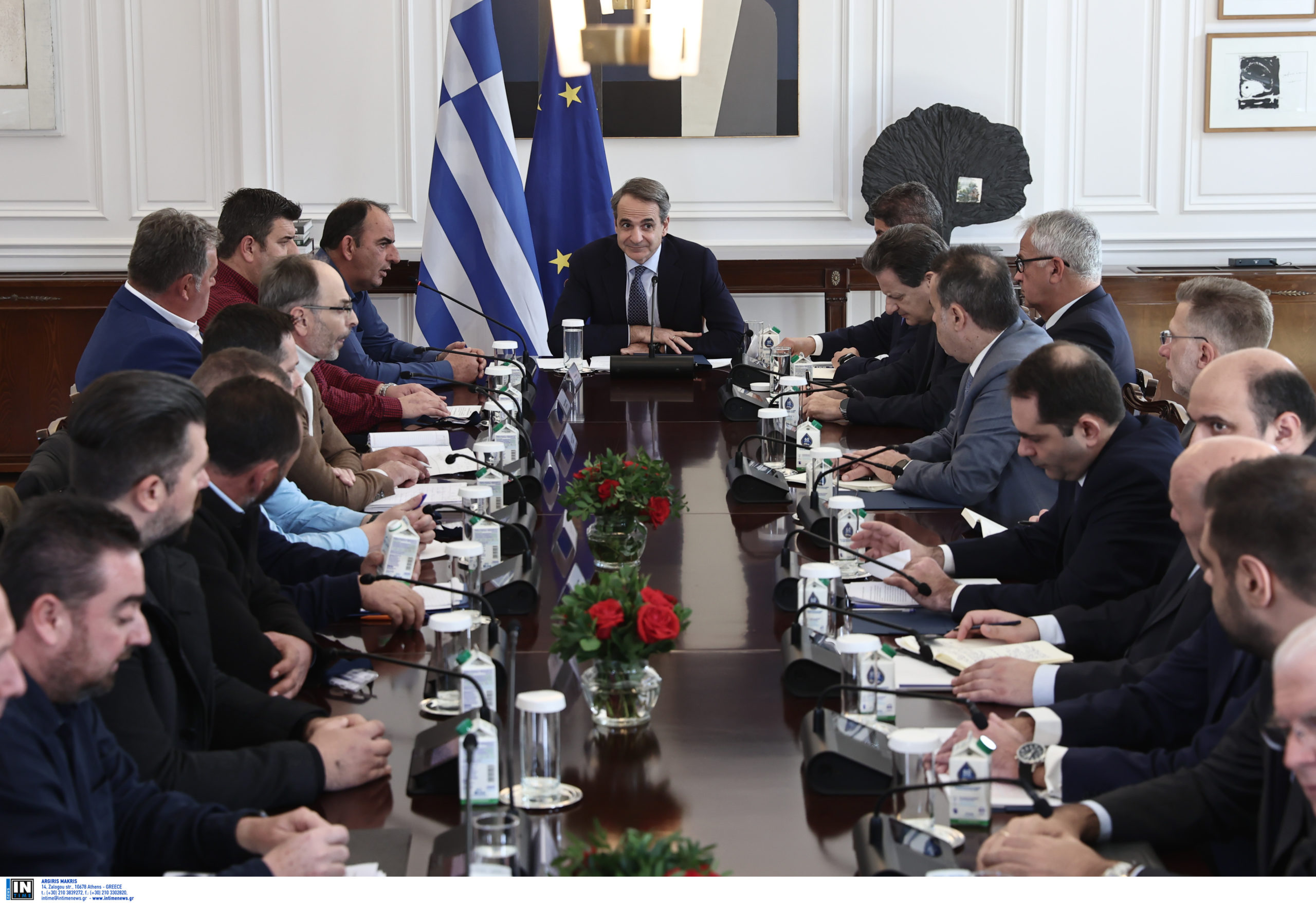 Μητσοτάκης με αγρότες