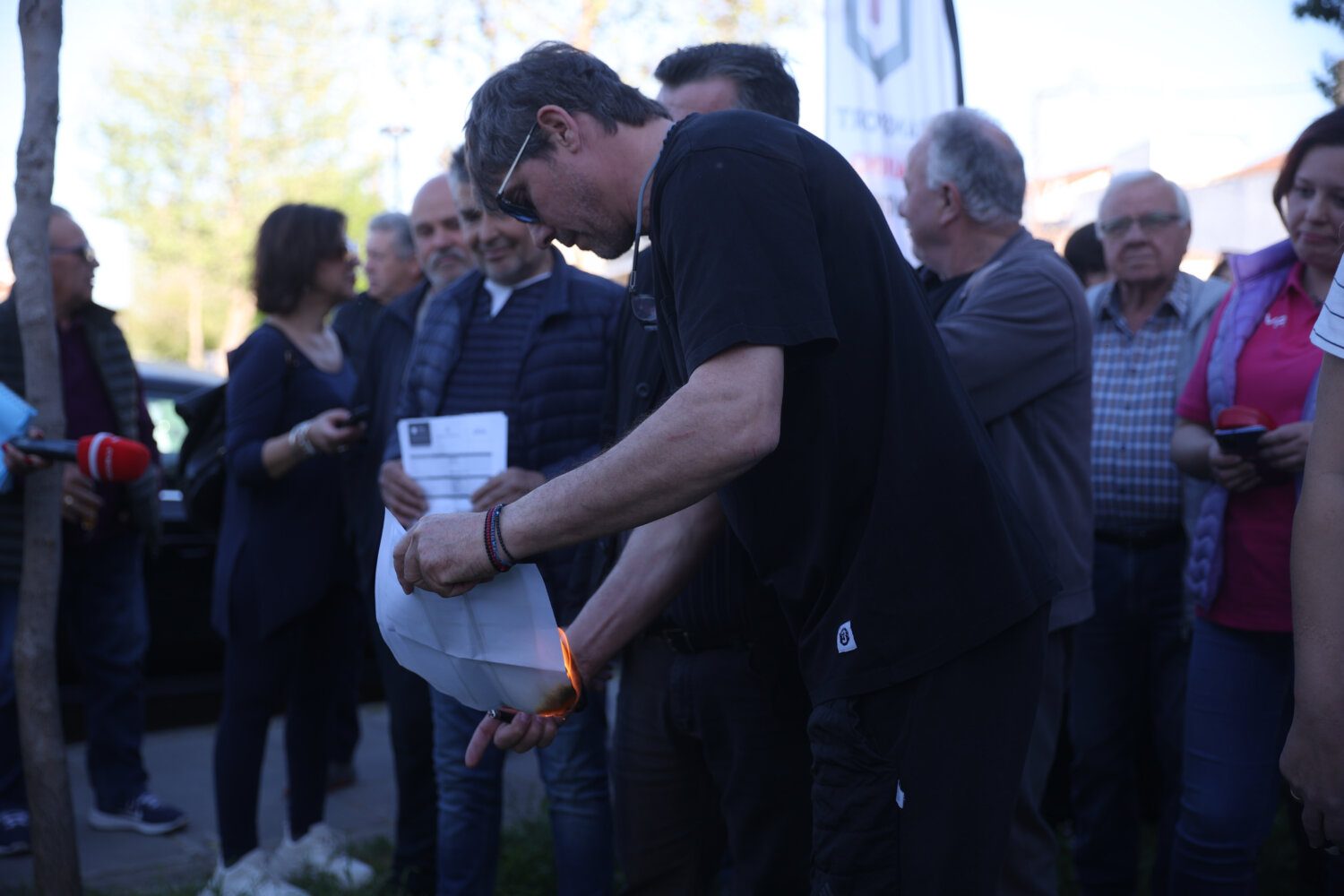 Οι πλημμυροπαθείς καίνε τα εκκαθαριστικά του ΕΝΦΙΑ