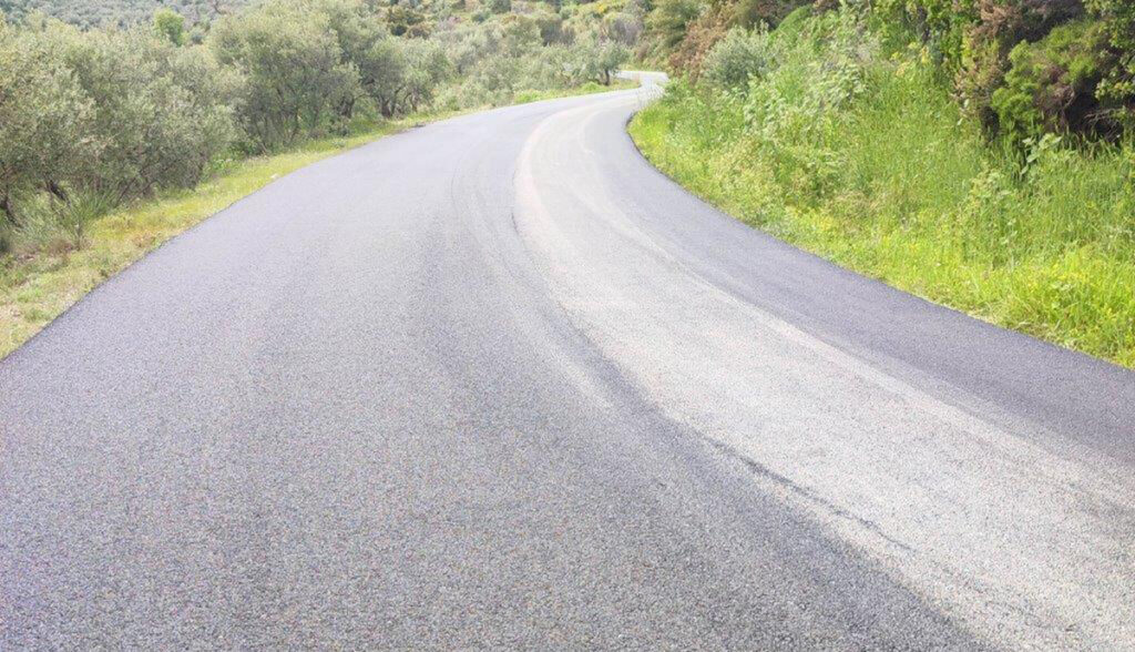 εργασίες αποκατάστασης ζημιών στην επαρχιακή οδό Χάνια Κουτουμούς – Κόκκινα Λουριά προς Καρδαμύλη