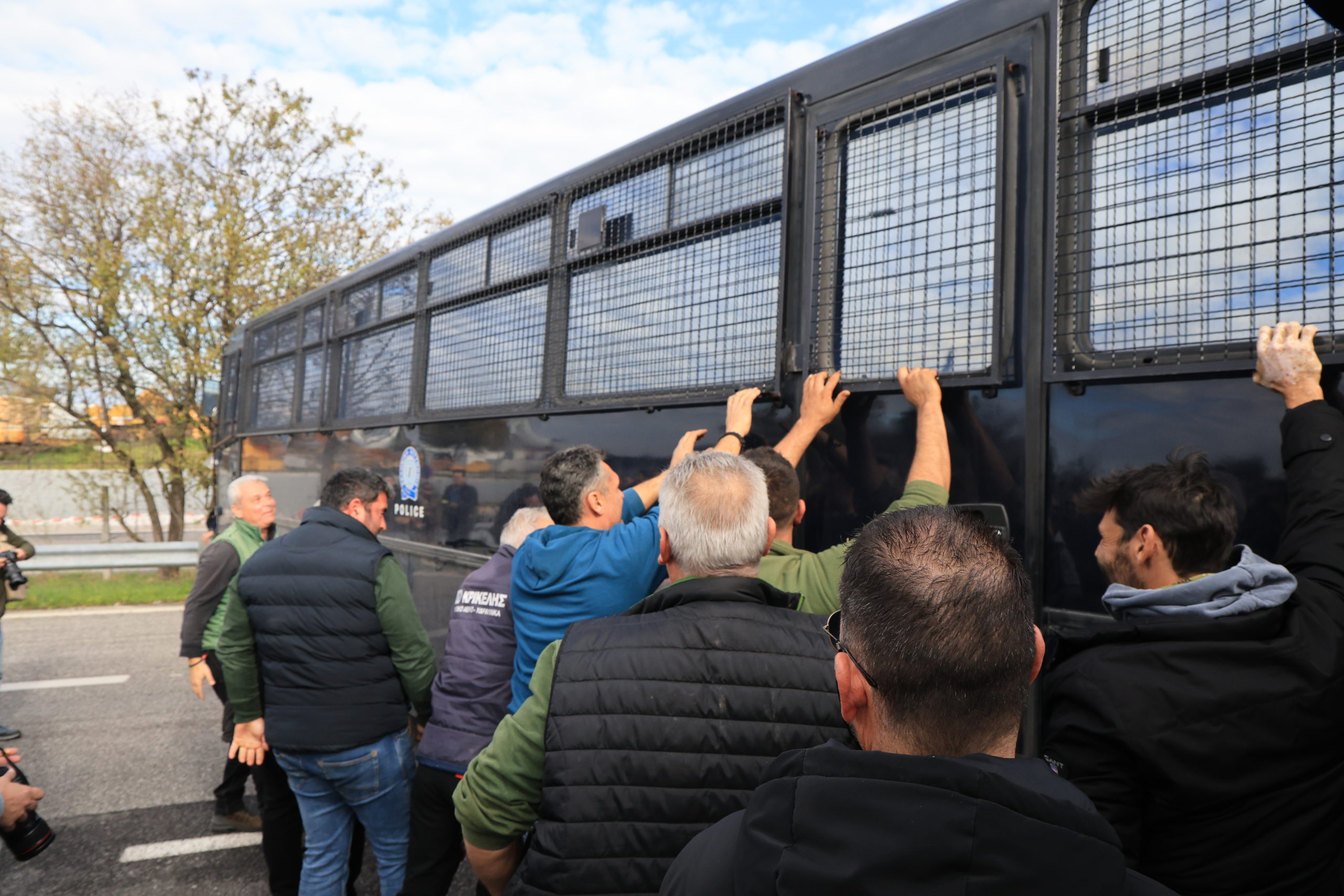Αγρότες, Νίκαια, επεισόδια, τραυματισμοί