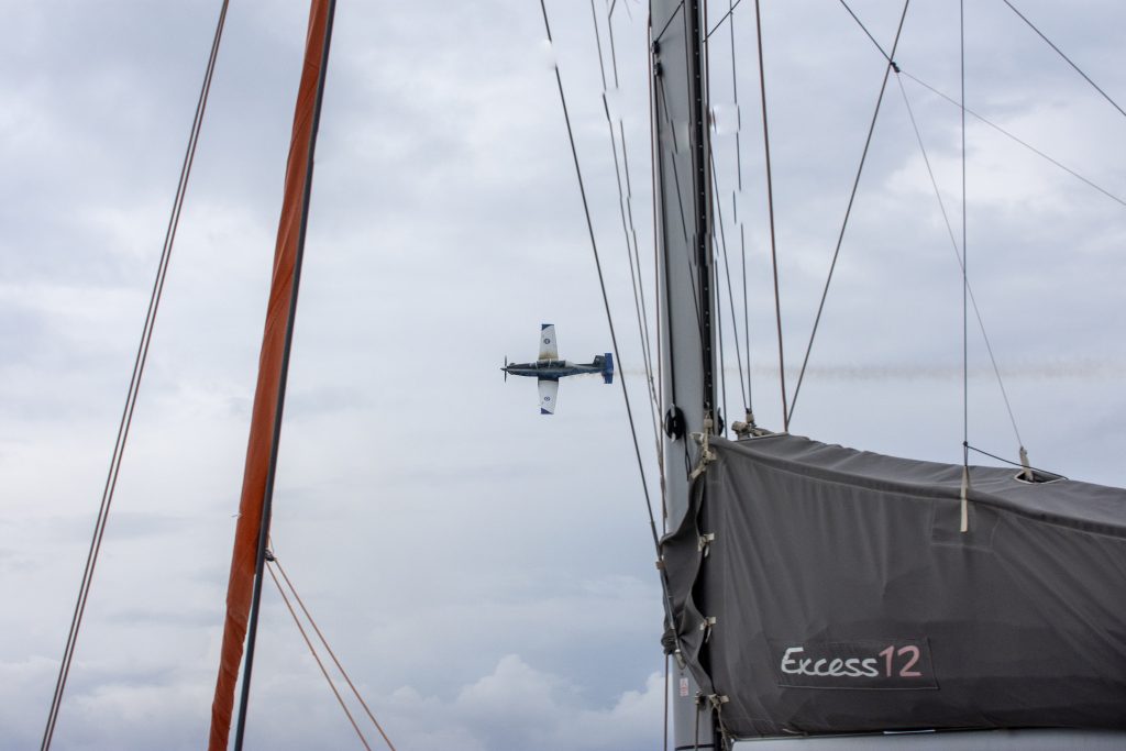 Καλαμάτα: Εντυπωσιακοί ελιγμοί που έκοβαν την ανάσα για τον εορτασμό της Πολεμικής Αεροπορίας