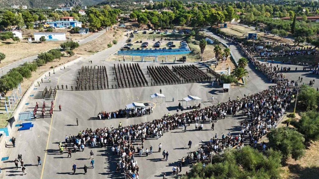 Ορκωμοσία 1.065 νεοσυλλέκτων στο στρατόπεδο «Παπαφλέσσας»